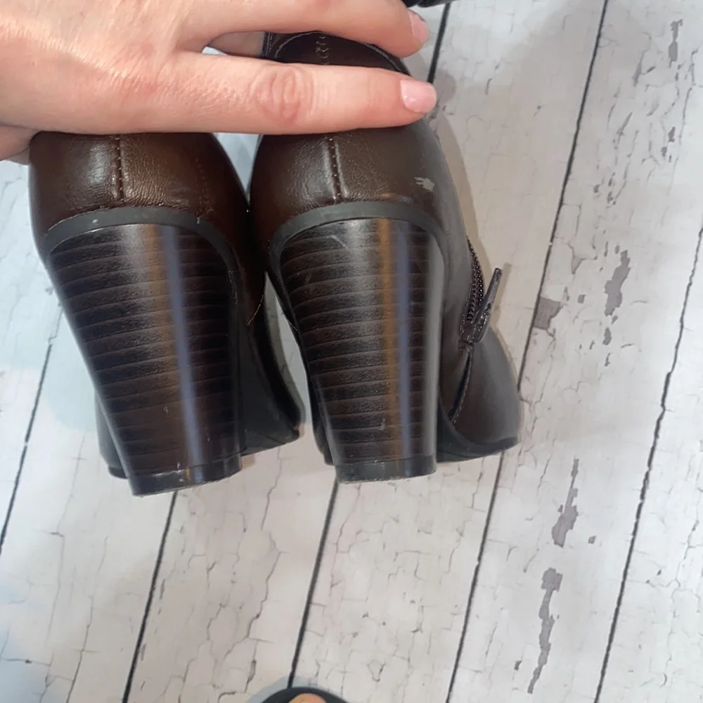 Brown Heel Boots - Picture 4 of 7